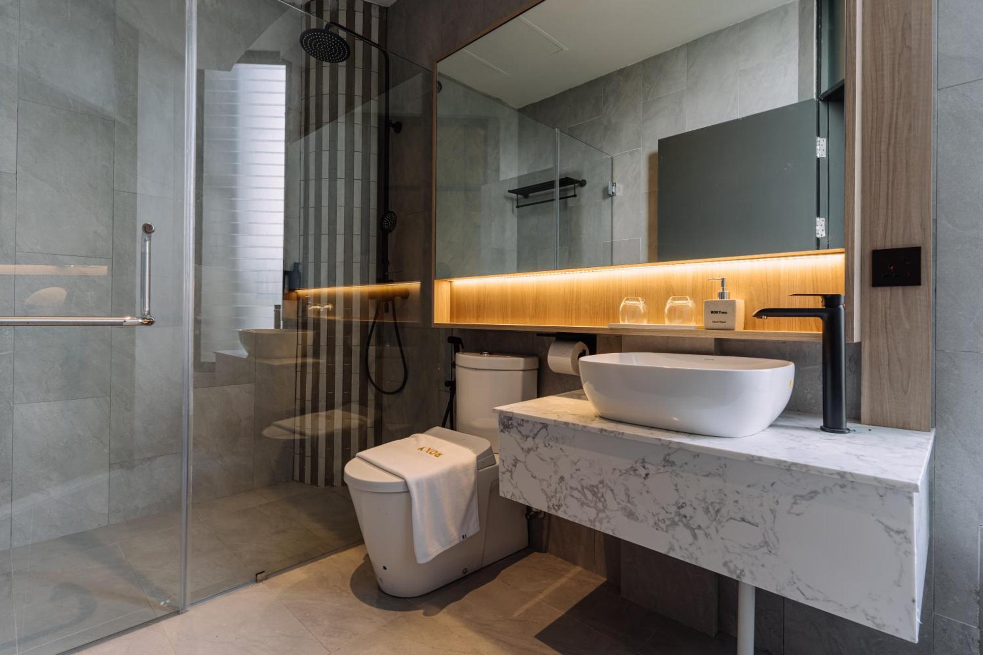 Impiana By Roxy Hotel Кучинг Экстерьер фото