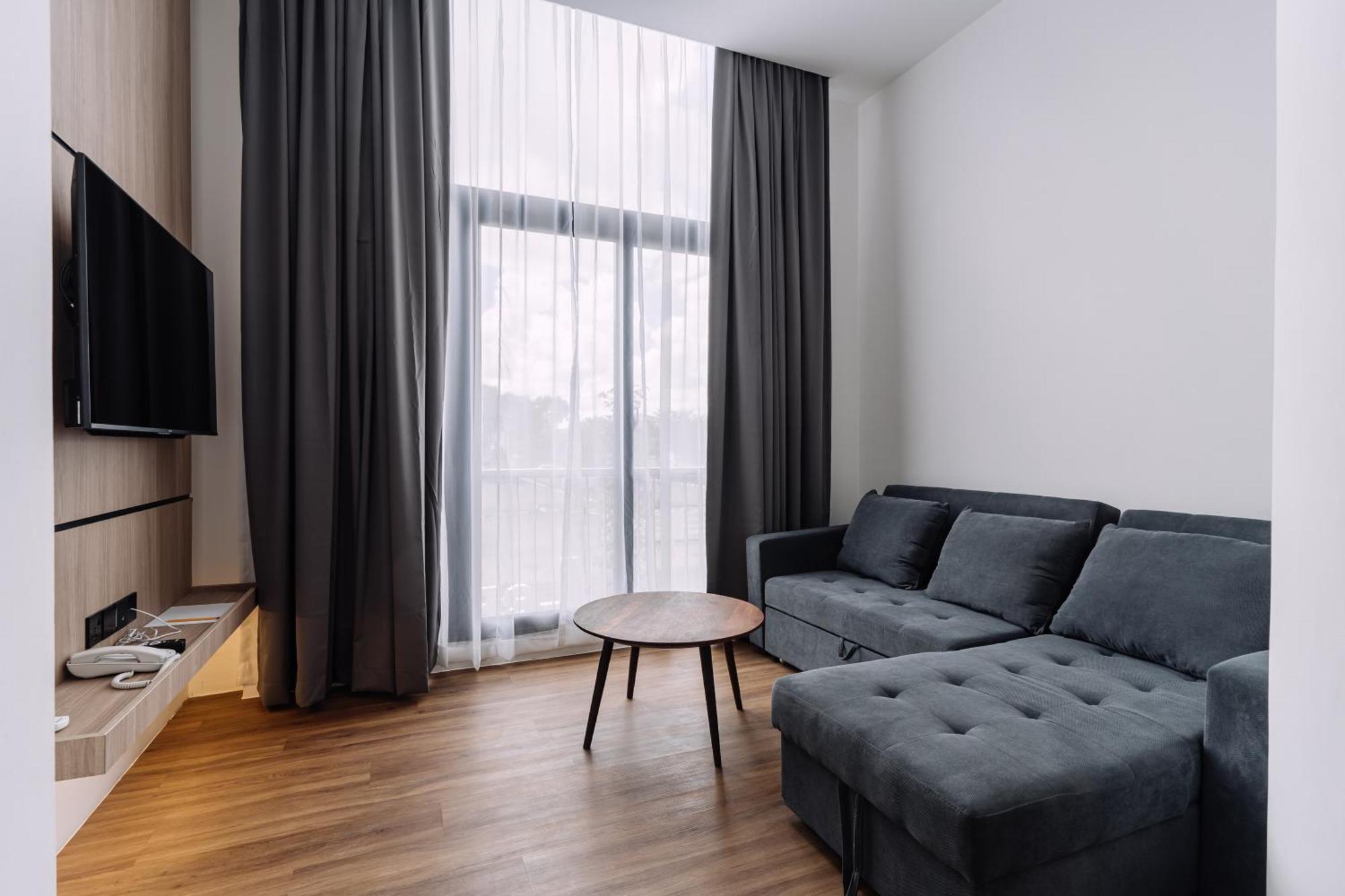 Impiana By Roxy Hotel Кучинг Экстерьер фото