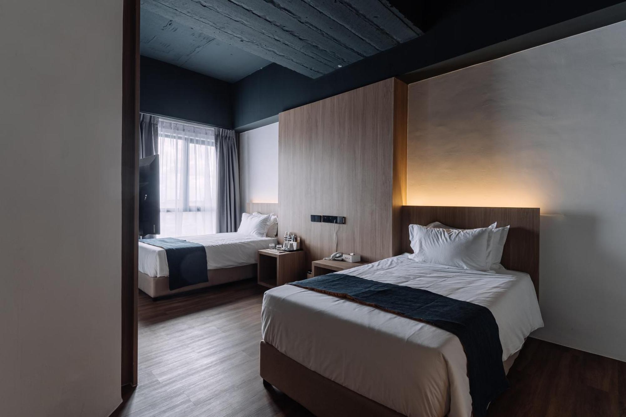Impiana By Roxy Hotel Кучинг Экстерьер фото