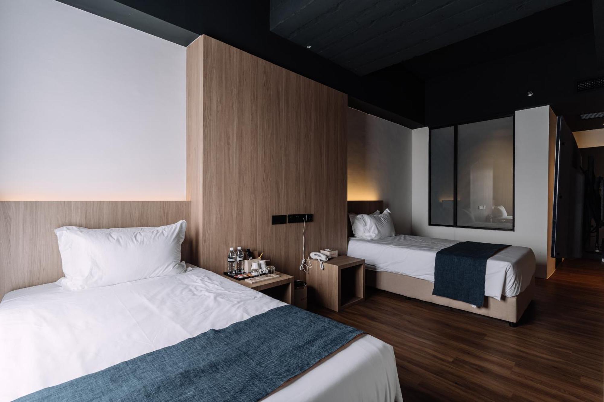 Impiana By Roxy Hotel Кучинг Экстерьер фото